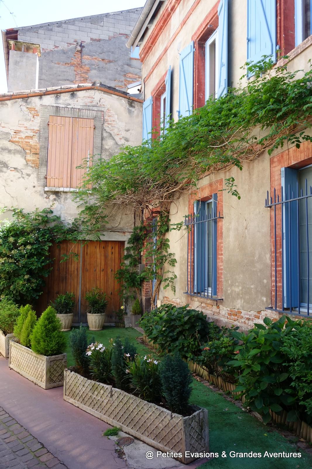 Dans la rue Neuve Toulouse