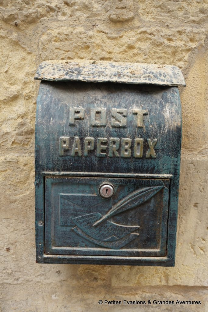Boîte aux lettres maltaise